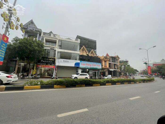 Hình ảnh Bán nhà 3 tầng gần chợ Tổng mặt đường Mê Linh, Liên Bảo, Vĩnh Yên 0