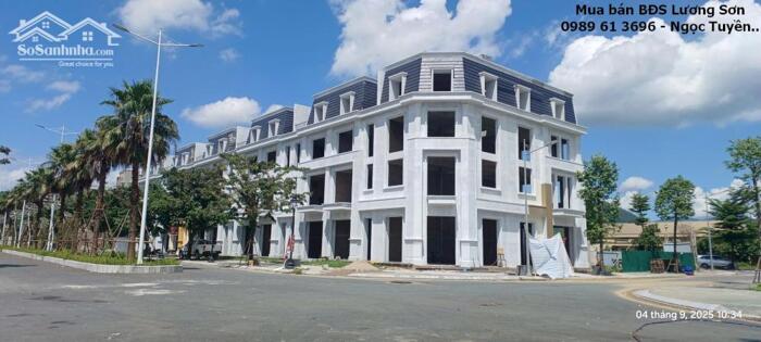 Hình ảnh Cực đẹp ! Lô liền kề view trực diện công viên vườn nướng giá mềm 1