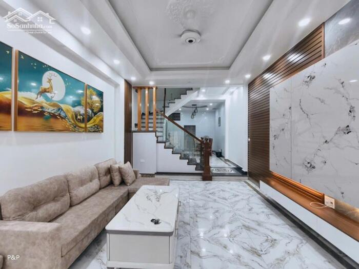 Hình ảnh Cho thuê nhà nguyên căn Văn Cao, DT: 60m2, 4 phòng ngủ. 2