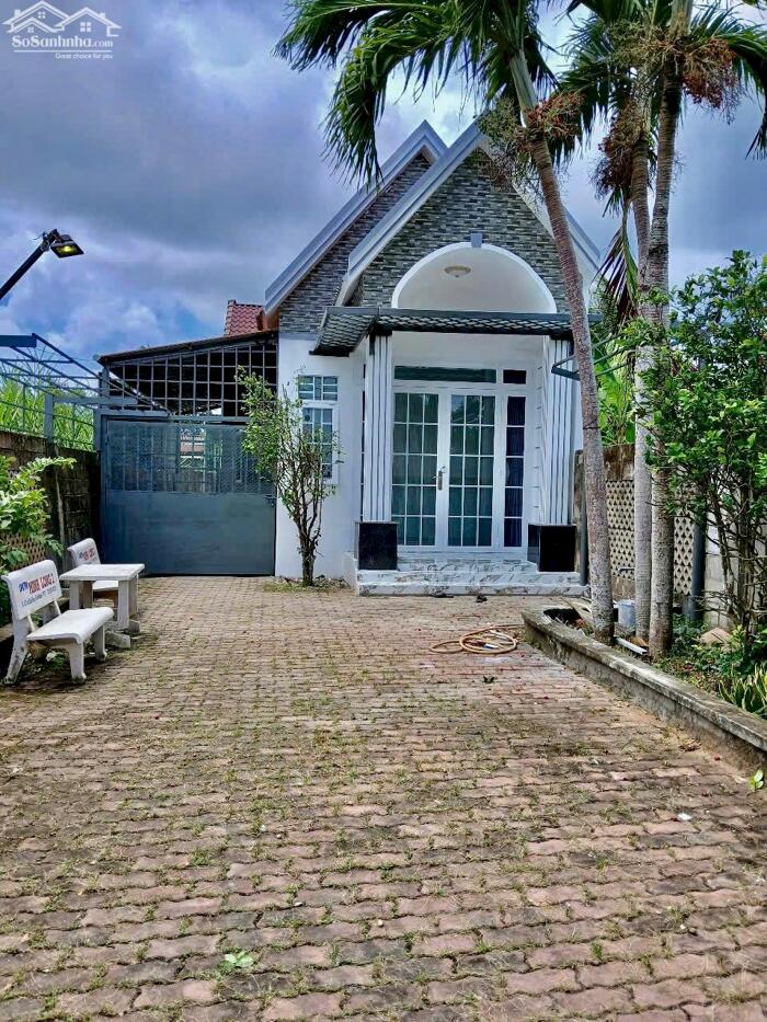 Hình ảnh Bán nhà và đất mặt tiền đường nguyễn chí thanh 4