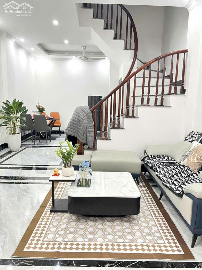 Hình ảnh Bán Nhà dân xây Cổ Linh - Thạch Bàn - Lô góc - Ngõ Thông - 40m x 3,5 tầng - Lh 0965858116 1