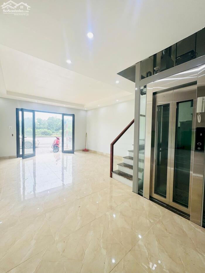 Hình ảnh Bán cặp nhà căn góc xây mới 83m2 mặt phố Nguyễn Văn Linh gần Big C kinh doanh tốt giá chỉ 13,7 tỷ 1