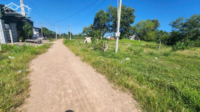 Hình ảnh bán đất 2 mặt tiền đường 1340m2 phủ hồng, lô 2 lê minh công, lagi. gần biển, giá ngộp 5