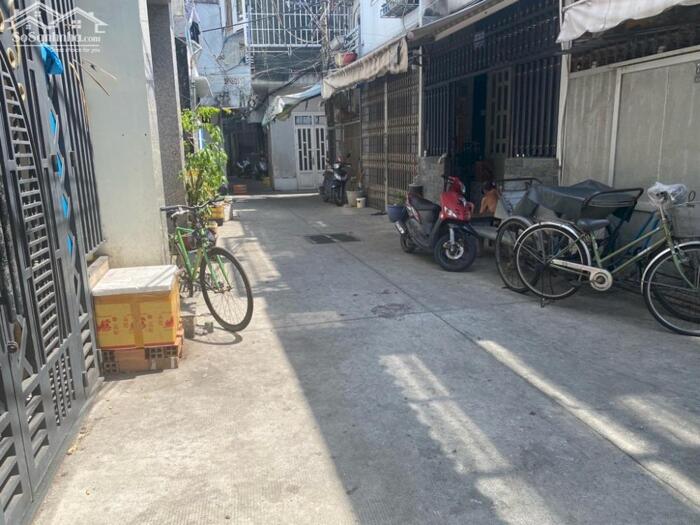 Hình ảnh Bán nhà hẻm thông Lạc Long Quân 46M2, DTSD 110M2, 5 TỶ 2 0