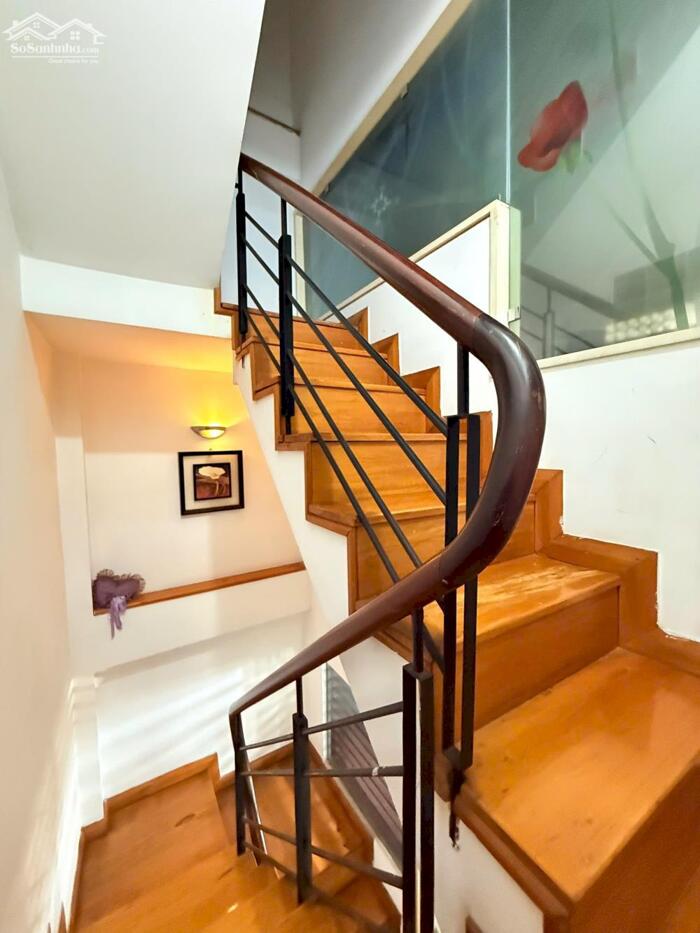 Hình ảnh Bán nhà Tôn Đức Thắng 28m2 ngõ to rộng thông vị trí đẹp sổ đẹp 5.5 tỷ 2