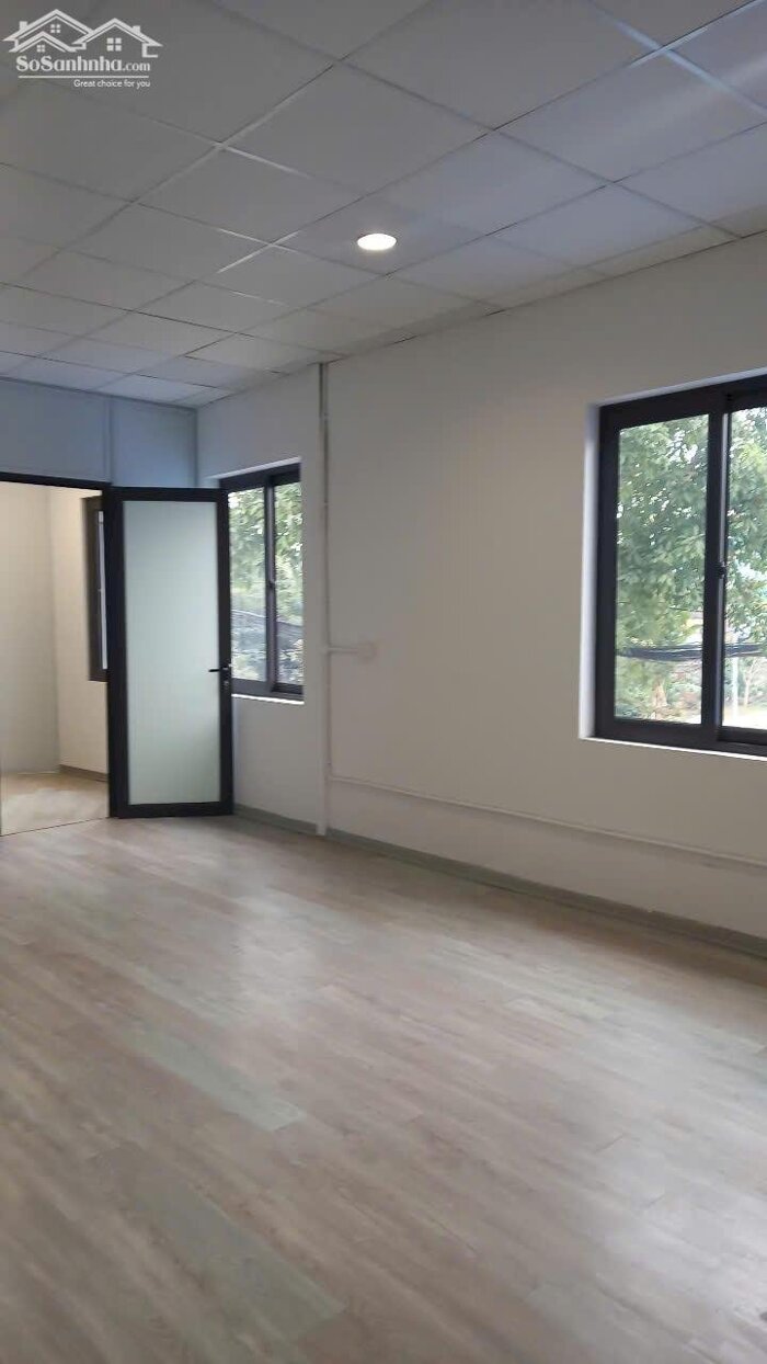 Hình ảnh Cho thuê văn phòng, cửa hàng kinh doanh mặt phố Phú Viên, ngay bùng binh cầu Chương Dương. Dt 400m2 1