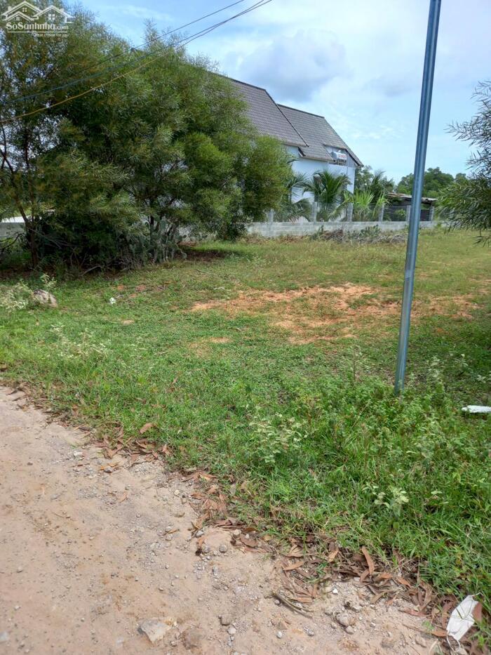 Hình ảnh Đất Ngộp 2 mặt tiền-Mũi Né-Lâm Đồng-DT 9.600m2,gần Sân Bay,gần UBND Thiện Nghiệp 0