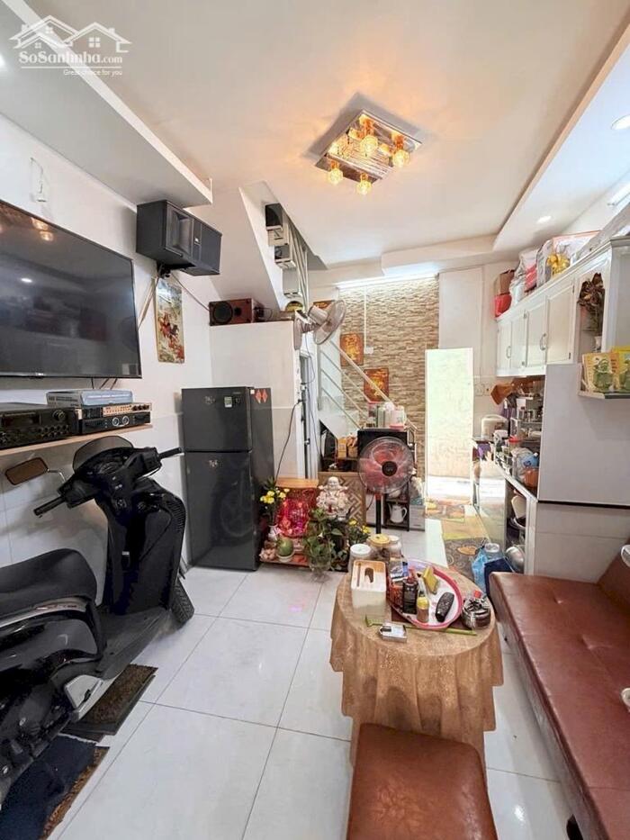 Hình ảnh Bán nhà Bùi Thế Mỹ 3 tầng 2 mặt hẻm trước sau nhỉnh 2 tỷ 2