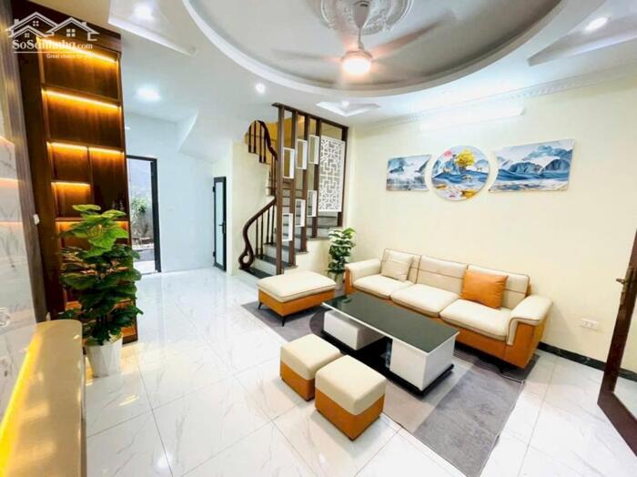 Hình ảnh Bán nhà Trần Hữu Tước 35m2 nhà đẹp ngõ to rộng khu dân trí cao 6.8 tỷ 1