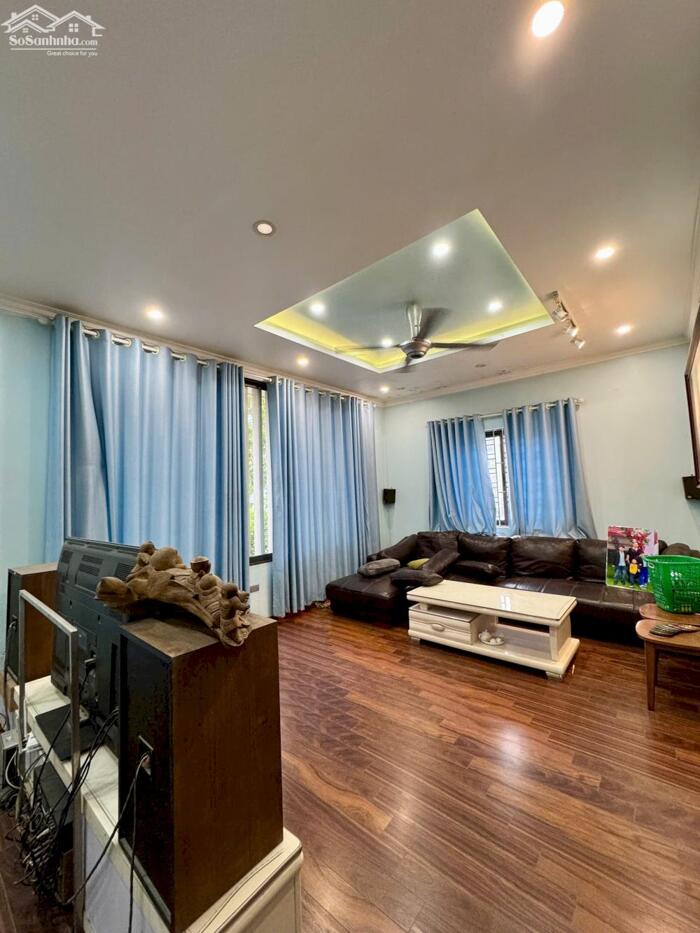 Hình ảnh Bán nhà 5 tầng 150m2 tổ 8 Cự Khối, nhà rộng rãi, sân vườn, đầy đủ công năng cho đại gia đình 2