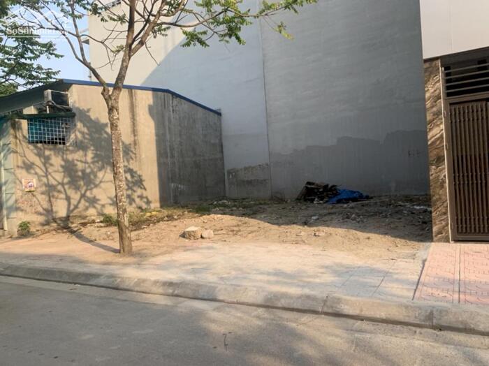 Hình ảnh Bán lô đất TĐC Trâu Quỳ Gia Lâm gần hồ điều hòa, hướng Đông Nam mát mẻ, giá đầu tư 2