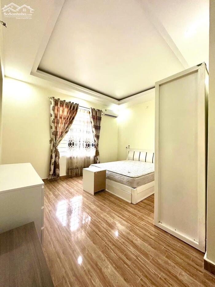 Hình ảnh Cho thuê nhà khu phân lô Văn Cao, DT: 70m2, 4 p.ngủ. 4