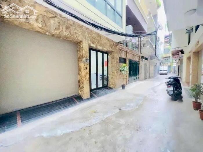 Hình ảnh Bán Nhà Đẹp Lung Linh Phố Hoàng Cầu, Ngõ Đẹp - Nông - Thẳ, 60m xây 6T Thang Máy, Gara Ô Tô 0