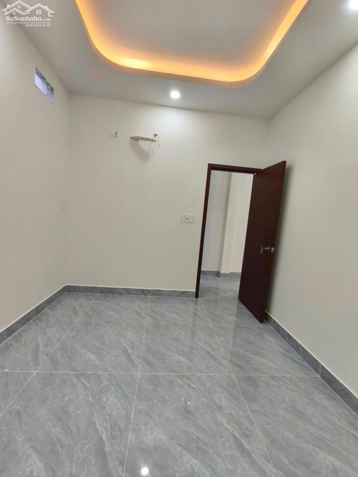 Hình ảnh Chủ ngộp ngân hàng cần bán gấp căn nhà lầu giảm 400tr còn 1t950 4