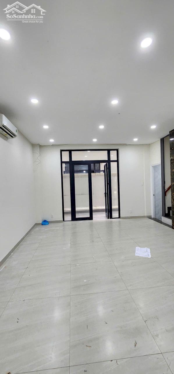 Hình ảnh Cho thuê căn nhà phố trục D9 Vinhomes Grand Park, đã hoàn thiện trục đường đẹp đông đúc nhất dự án 2