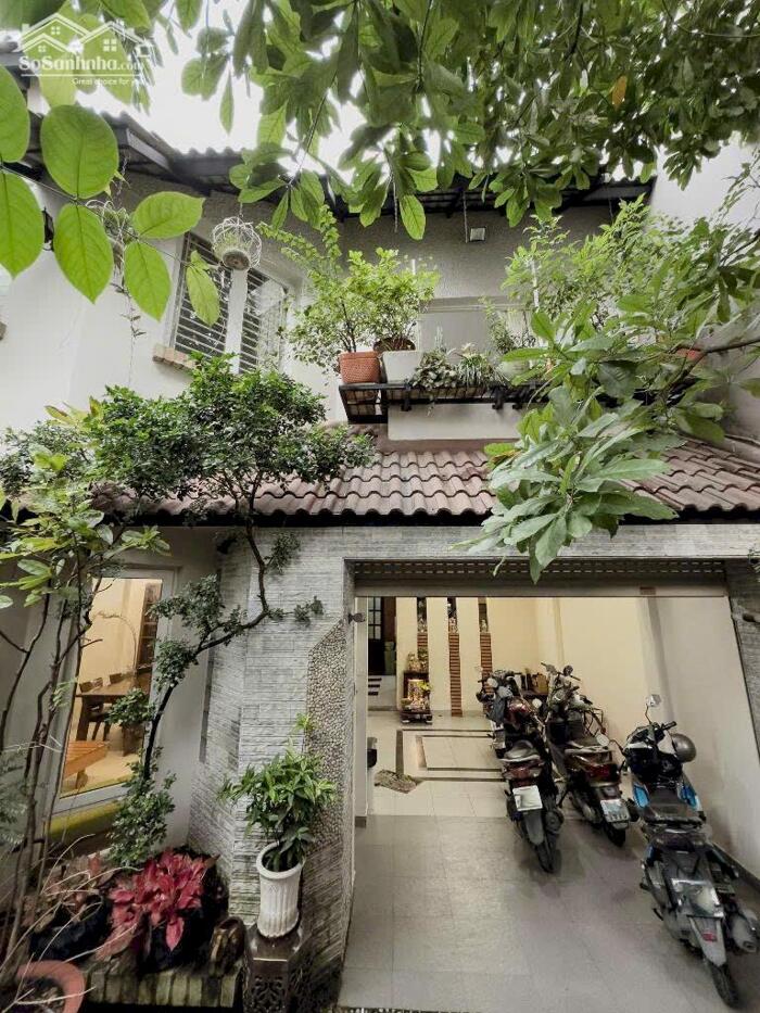 Hình ảnh Biệt thự mini ngang 8m 120m2 mái Thái hẻm 183 Nguyễn Văn Khối tặng sân vườn ĐL 13 tỷ hơn 5