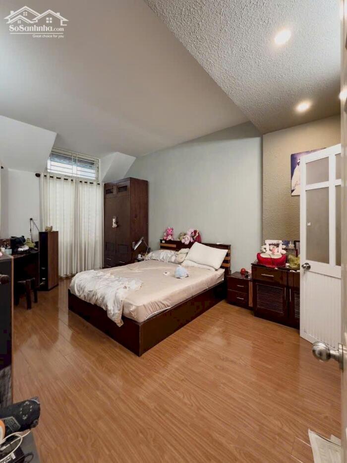 Hình ảnh Biệt thự mini ngang 8m 120m2 mái Thái hẻm 183 Nguyễn Văn Khối tặng sân vườn ĐL 13 tỷ hơn 7