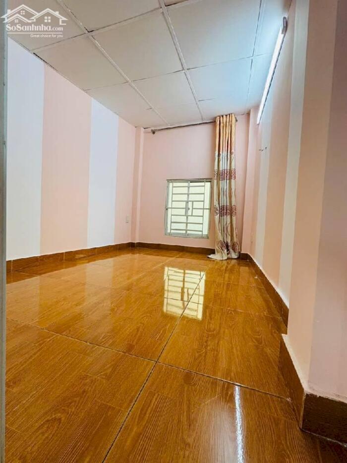 Hình ảnh Bán nhà hẻm xe tải thông Âu Cơ, 3 tầng, hơn 2 tỷ 1