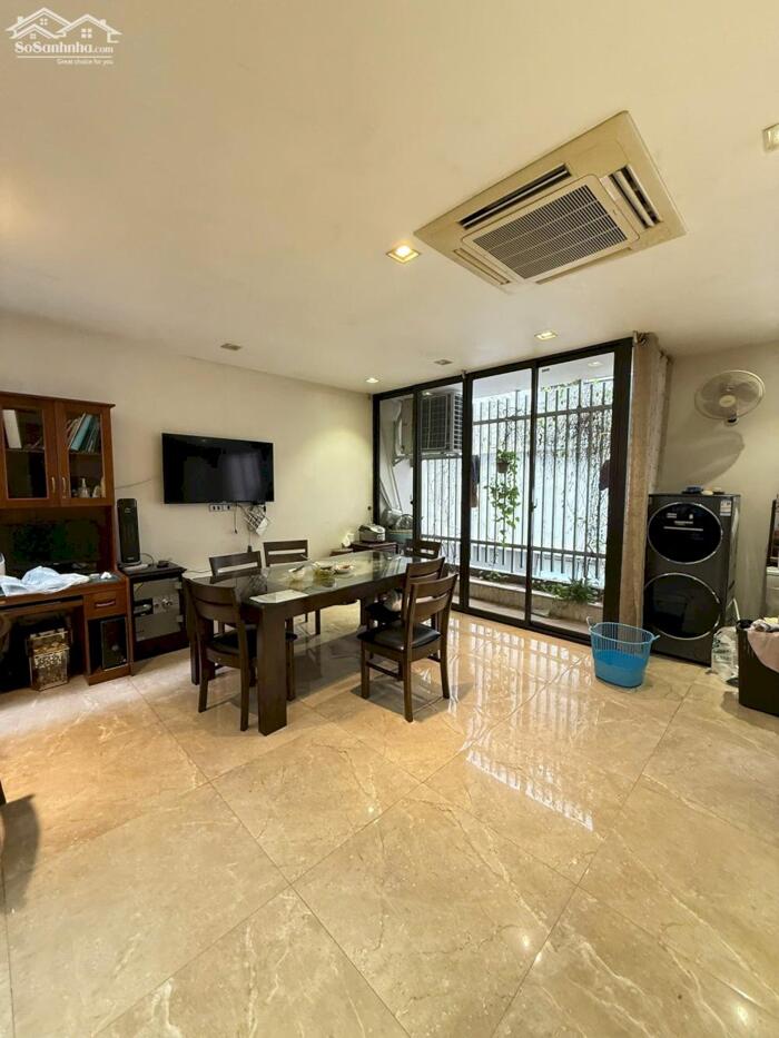 Hình ảnh Siêu Hiếm 7,4 Tỷ Mặt Phố Đặng Dung 2 Tầng Có Nóc SDCC Mặt Tiền 3M Vỉa Hè Rộng 3