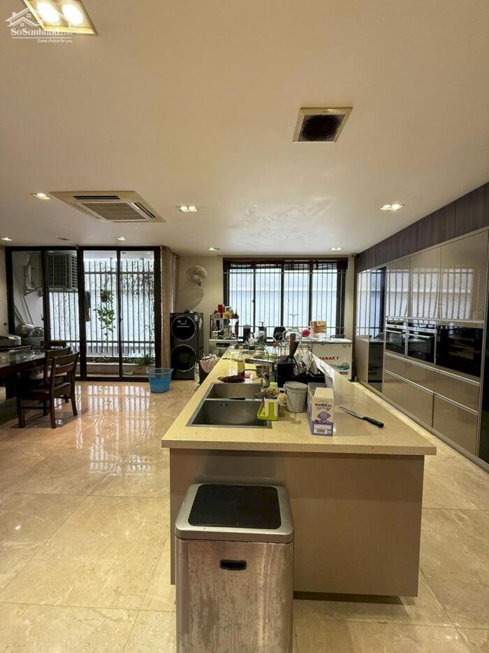 Hình ảnh Siêu Hiếm 7,4 Tỷ Mặt Phố Đặng Dung 2 Tầng Có Nóc SDCC Mặt Tiền 3M Vỉa Hè Rộng 1