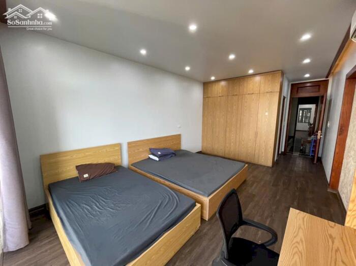 Hình ảnh Cho thuê tòa nhà mặt phố Văn Cao, DT: 90m2, 8 ngủ khép kín. 8