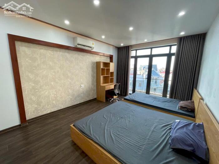 Hình ảnh Cho thuê tòa nhà mặt phố Văn Cao, DT: 90m2, 8 ngủ khép kín. 1