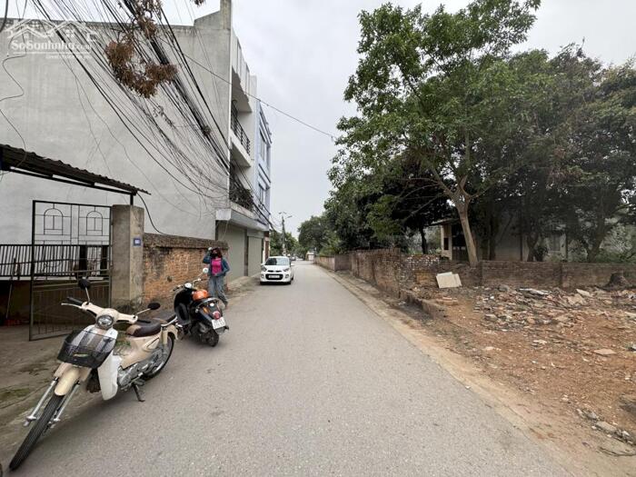 Hình ảnh Bán lô đất giá rẻ trục chính Làng Bầu, Liên Bảo, Vĩnh Yên, Vĩnh Phúc 0