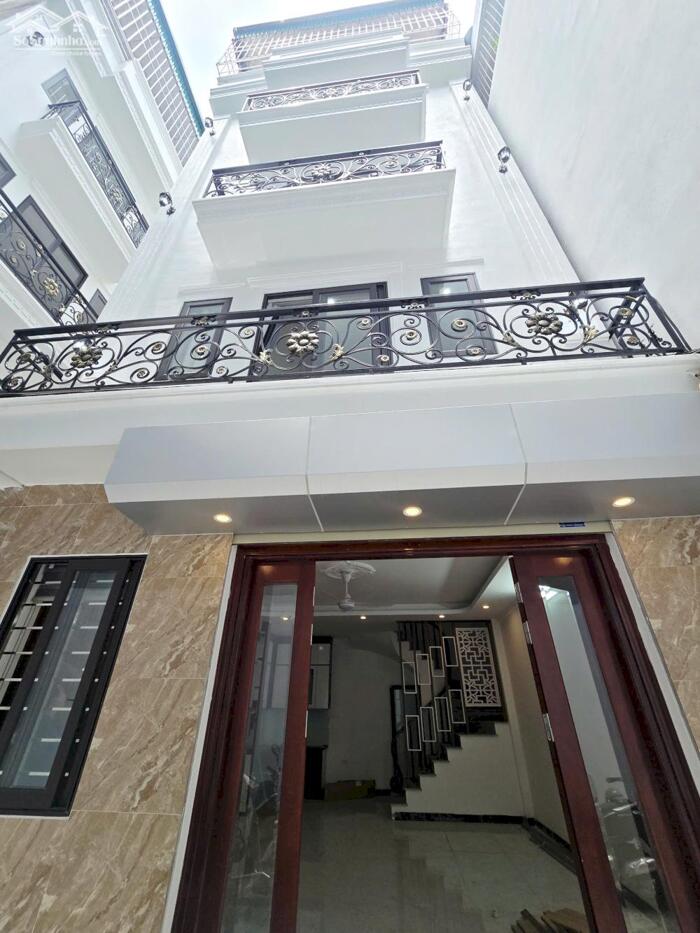 Hình ảnh Bán Nhà Thạch Bàn - Lô góc - 2 Mặt thoáng - Full Nội Thất. 45m x 5T. Lh 0965858116 0