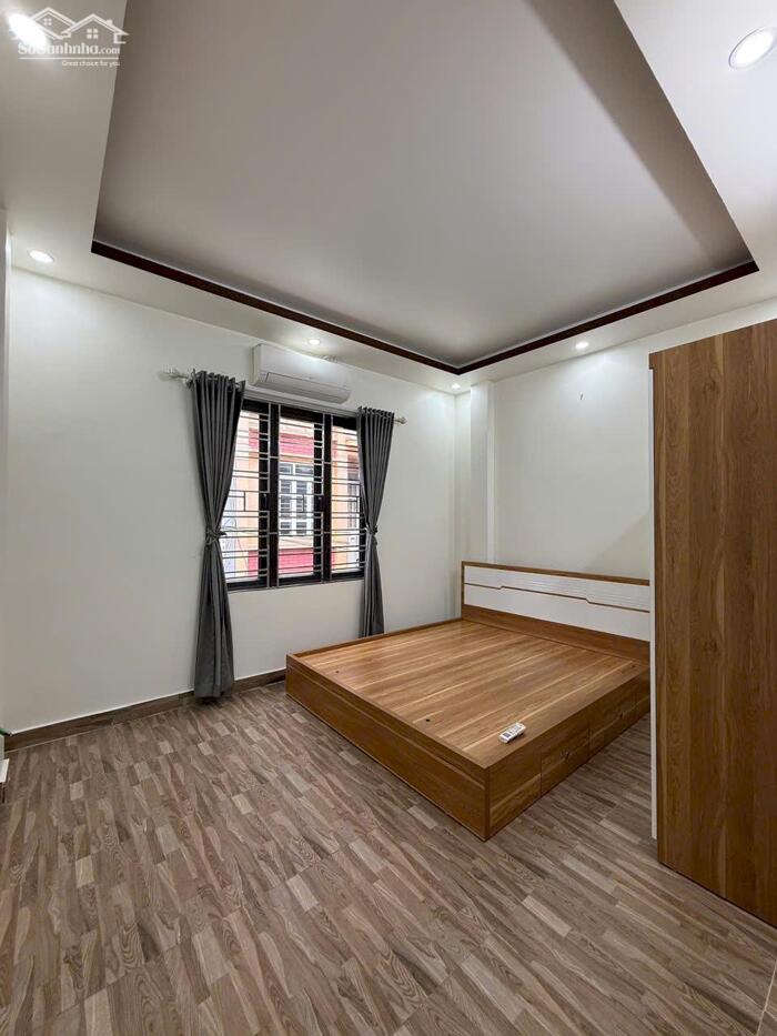 Hình ảnh Cho thuê nhà Văn Cao, DT: 45m2, 3 p.ngủ full đồ. 7