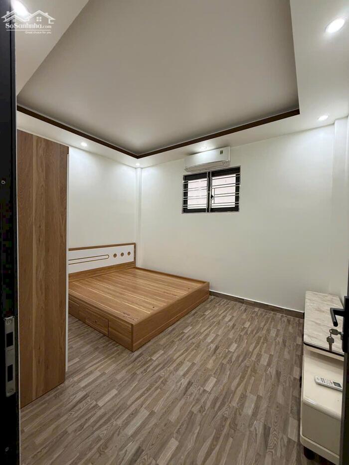 Hình ảnh Cho thuê nhà Văn Cao, DT: 45m2, 3 p.ngủ full đồ. 10