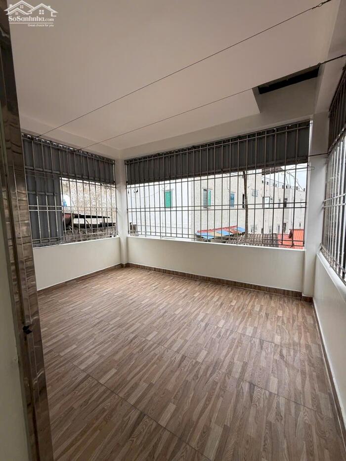 Hình ảnh Cho thuê nhà Văn Cao, DT: 45m2, 3 p.ngủ full đồ. 4