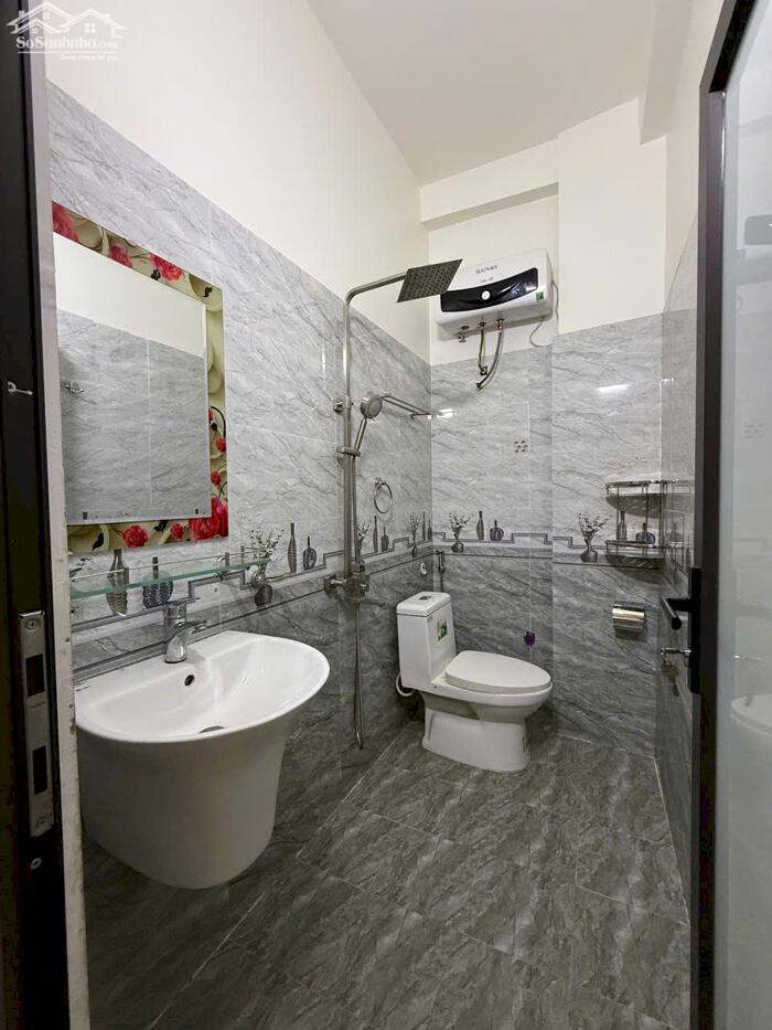 Hình ảnh Cho thuê nhà Văn Cao, DT: 45m2, 3 p.ngủ full đồ. 6