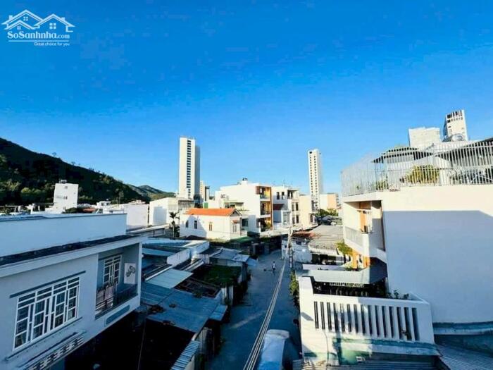 Hình ảnh Bán nhà lô góc 2 Mặt Đường Nguyễn Khắc Viện Bắc Nha Trang 3