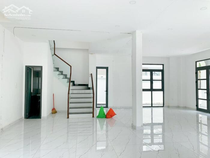 Hình ảnh ALO ALO-EM CẬP NHẬT CÁC CĂN TRỤC CHÍNH KHU NHÀ PHỐ-BIỆT THỰ VINHOMES GRAND PARK THUÊ GIÁ SIÊU TỐT 4