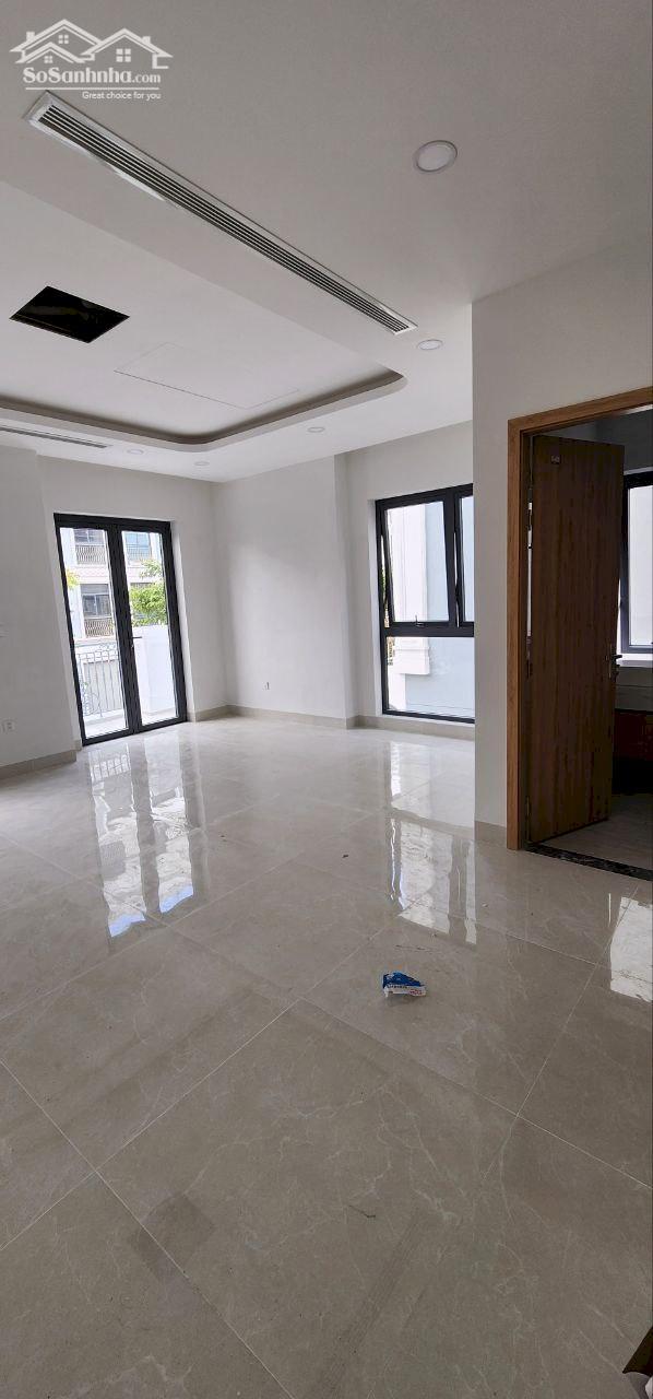 Hình ảnh CHO THUÊ BIỆT THỰ ĐƠN LẬP 3 TẦNG VINHOMES GRAND PARK - SÂN VƯỜN RỘNG, VIEW SÔNG THOÁNG MÁT 9