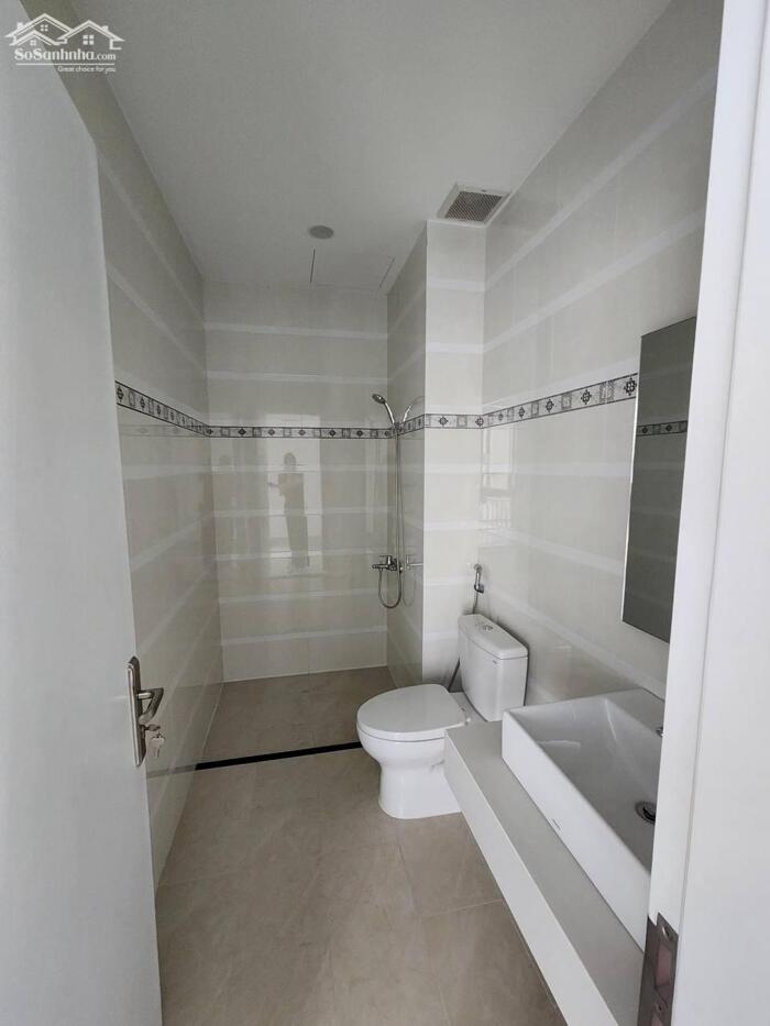 Hình ảnh CHO THUÊ BIỆT THỰ ĐƠN LẬP 3 TẦNG VINHOMES GRAND PARK - SÂN VƯỜN RỘNG, VIEW SÔNG THOÁNG MÁT 4