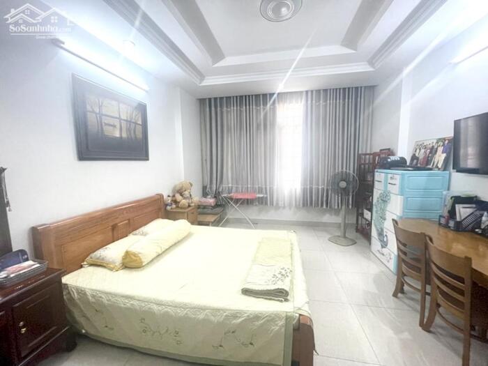 Hình ảnh Nhà chính chủ Phan Văn Trị P.10 62m2 nở hậu 4.25m 3 tầng đẹp sát bên Cityland chỉ 10.6 tỷ. 3