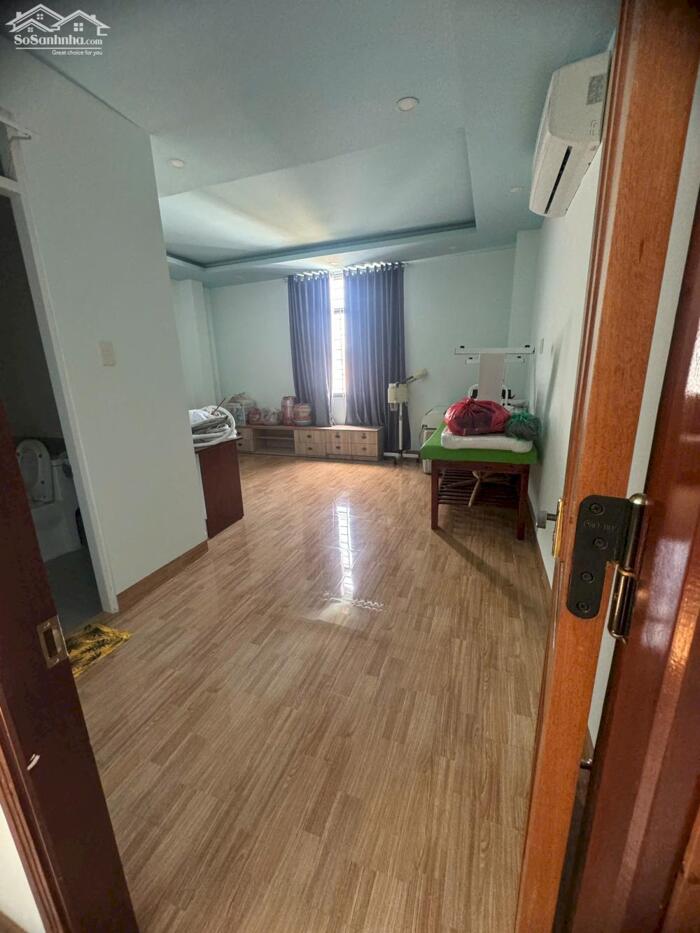 Hình ảnh Cần bán nhà đẹp 1 trệt 3 tầng. đối diện công Viên thuộc khu đô thị mới Phước Long B 6