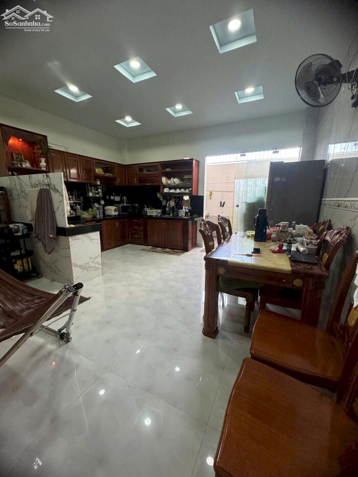 Hình ảnh Cần bán nhà đẹp 1 trệt 3 tầng. đối diện công Viên thuộc khu đô thị mới Phước Long B 0