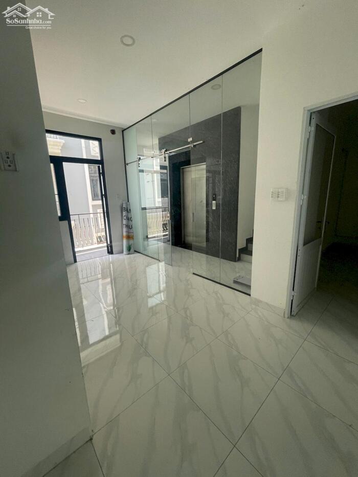 Hình ảnh CHO THUÊ TẦNG VĂN PHÒNG ĐỐI DIỆN TRƯỜNG VINSCHOOL 100M2 NGĂN 3 PHÒNG 6