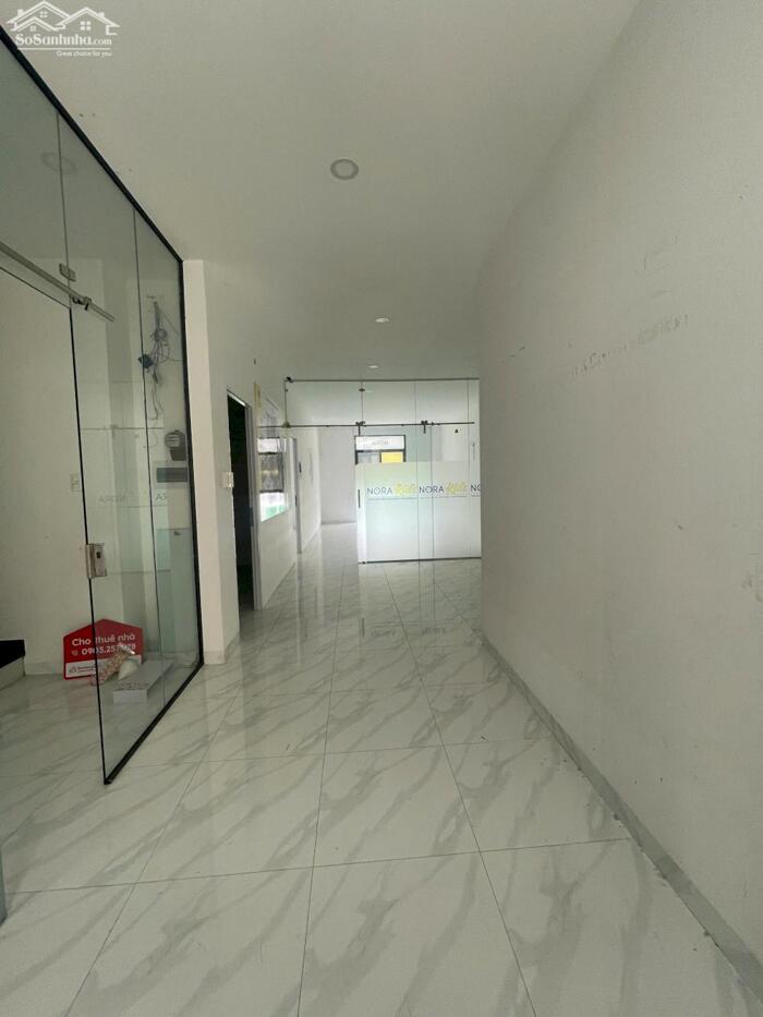 Hình ảnh CHO THUÊ TẦNG VĂN PHÒNG ĐỐI DIỆN TRƯỜNG VINSCHOOL 100M2 NGĂN 3 PHÒNG 0