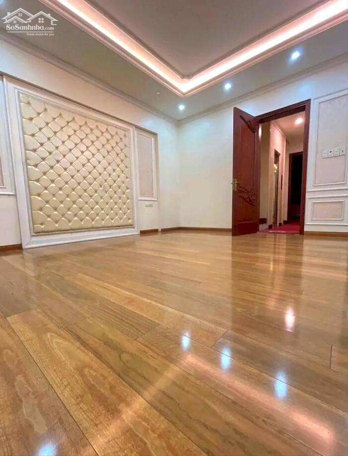 Hình ảnh Trích Sài MT 10M 85 Tỷ 215M2 ÔTÔ Vào Nhà , 20M Ra Mặt Hồ Tây ,Dòng Tiền 120tr/th 1