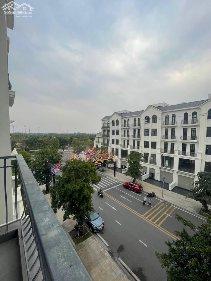 Hình ảnh cho thuê căn nhà phố 5 tầng vinhomes quận 9 trục D2A trục đường chính, sầm uất nhất khu đô thị 7