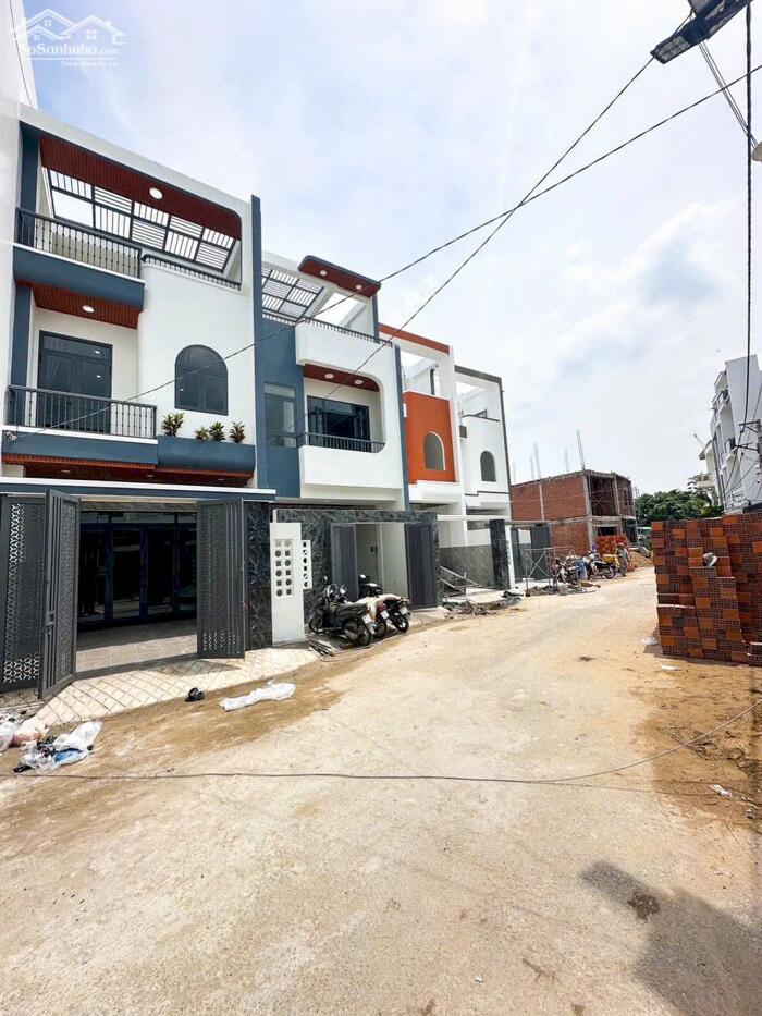 Hình ảnh BÁN NHÀ 1 TRỆT 2 LẦU ( HOÀN CÔNG ) TẠI KDC HOÀNG MINH CHÁNH P. HOÁ AN 2