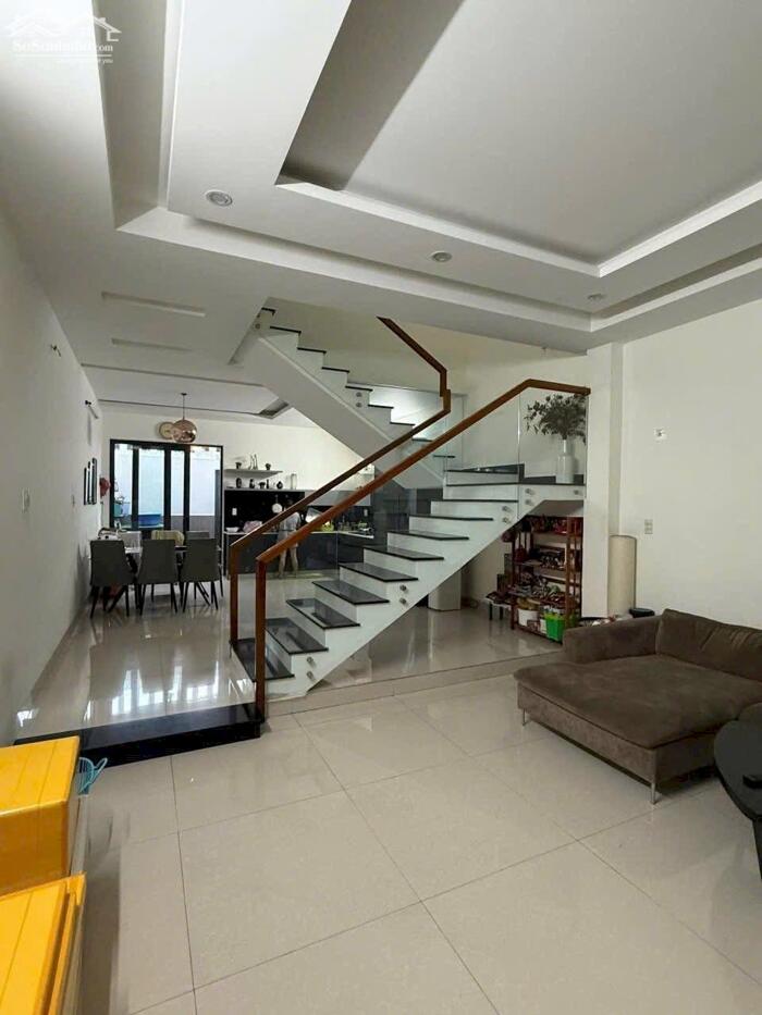 Hình ảnh Chính chủ gửi bán nhà 2 tầng MT đường Đặng Huy Tá,P Thanh Khê.Đà Nẵng 2