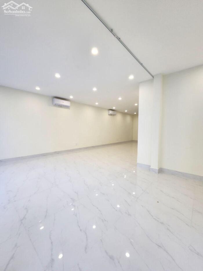 Hình ảnh cho thuê tầng trệt + tầng 1 nhà phố 126m2 sẵn máy lạnh, gần công viên 5