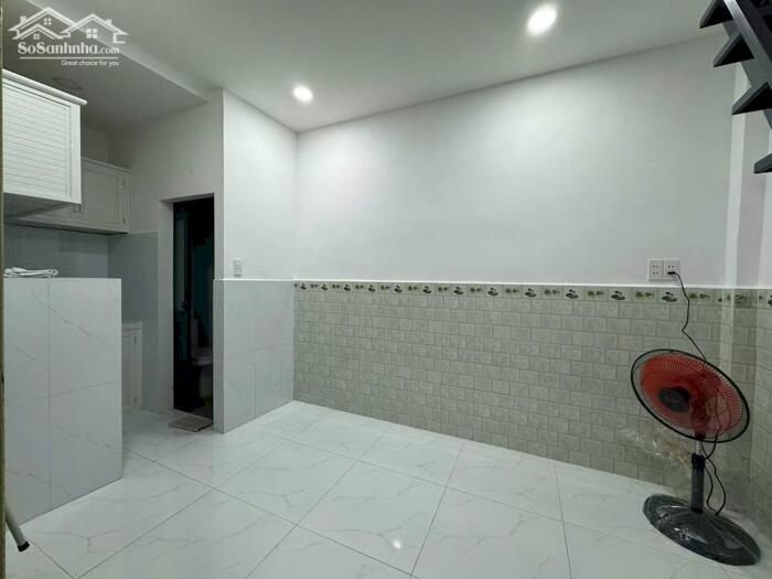 Hình ảnh Bán nhà hẻm thông Âu Cơ, sổ hồng riêng hơn 1 tỷ 3