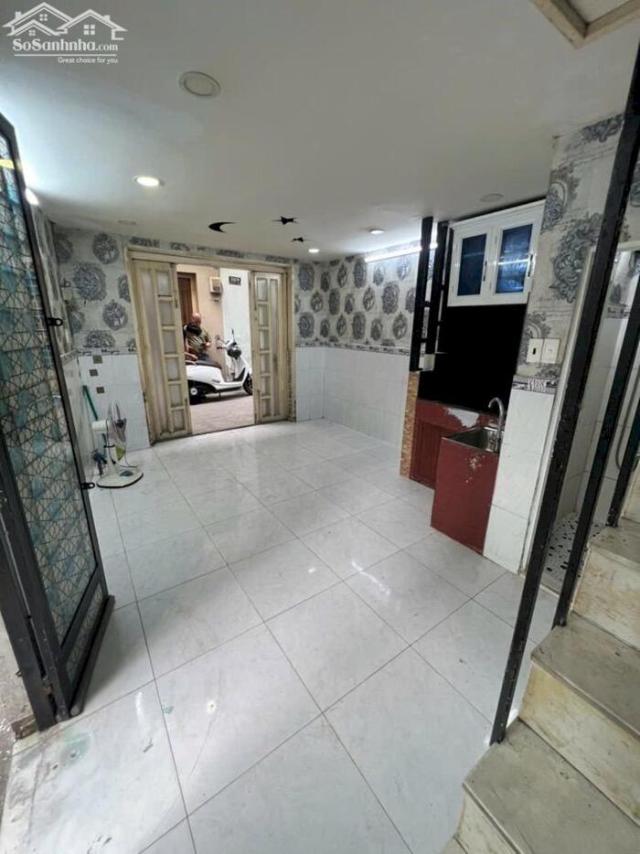 Hình ảnh Bán nhà Âu Cơ 18m2 , 3 tầng 2PN SHR chỉ 2 tỷ 1 0