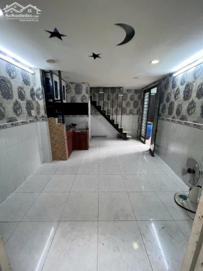 Hình ảnh Bán nhà Âu Cơ 18m2 , 3 tầng 2PN SHR chỉ 2 tỷ 1 1