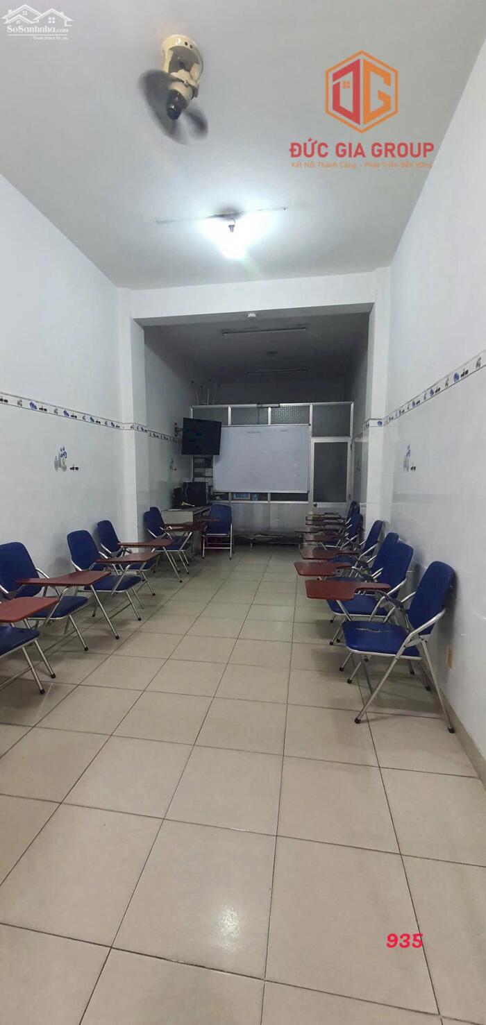 Hình ảnh Bán nhà mặt tiền đường 30 tháng 04; 1 hầm 6 lầu sổ hồng hoàn công 700m2 sàn giá 20 tỷ 1